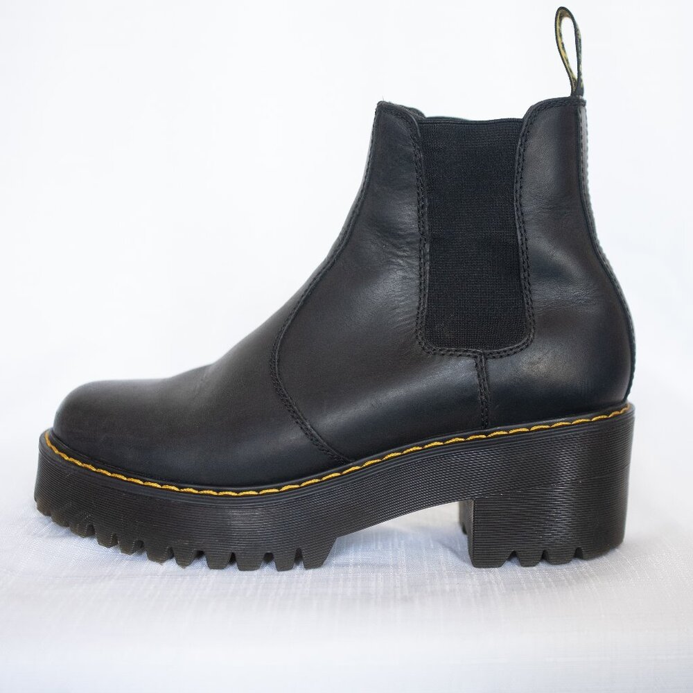 Dr. Martins Rometty Wyoming Leather Platform Chelsea Boots Size 9 Elastic
